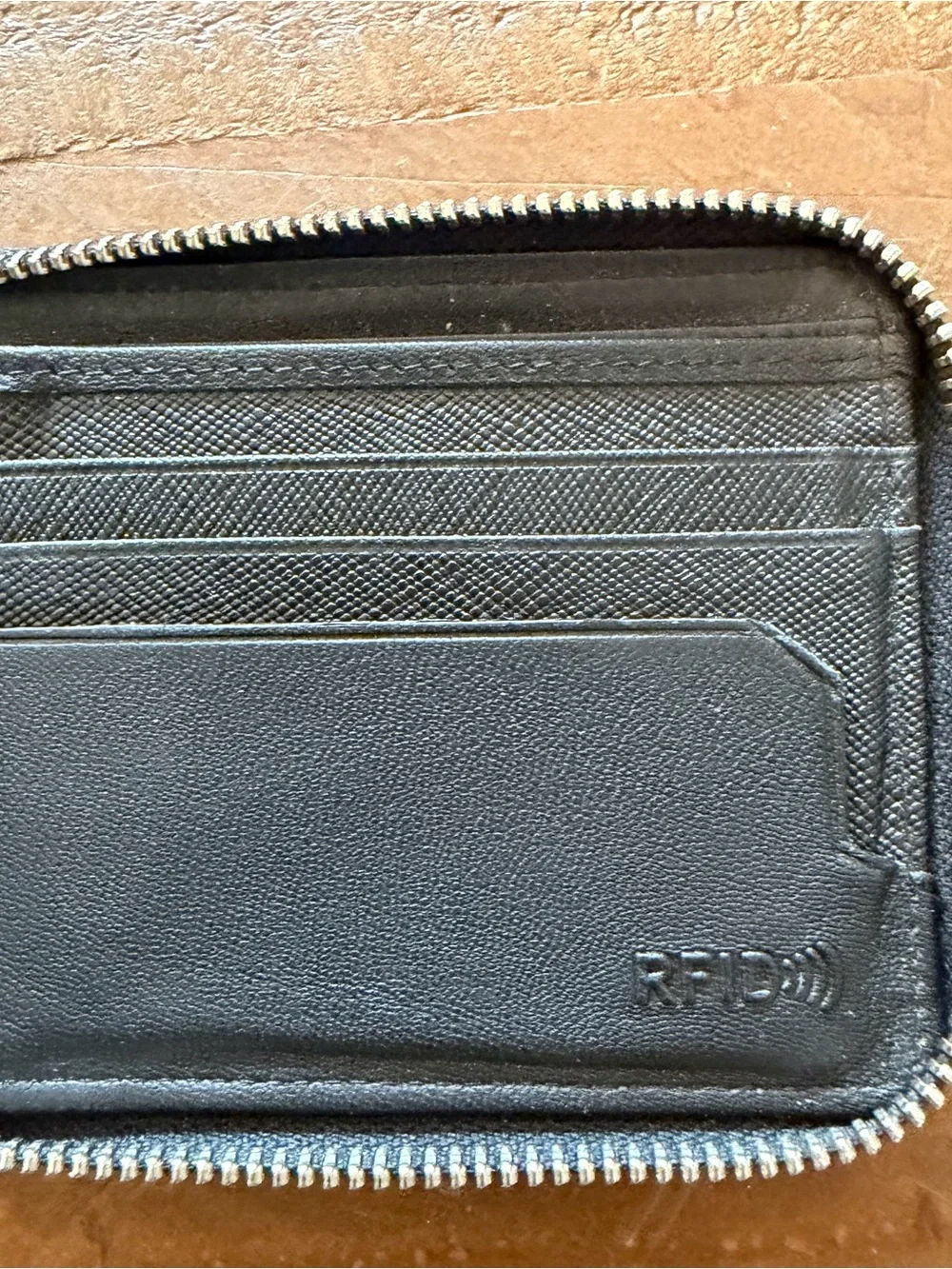 Champs Black RFID Zip Card Wallet
